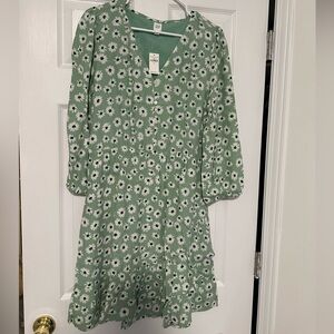 GAP Green Daisy-Print Tiered V-Neck Dress